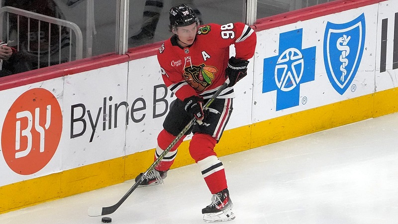 Connor Bedard skriver femårig kontraktsförlängning med Chicago Blackhawks